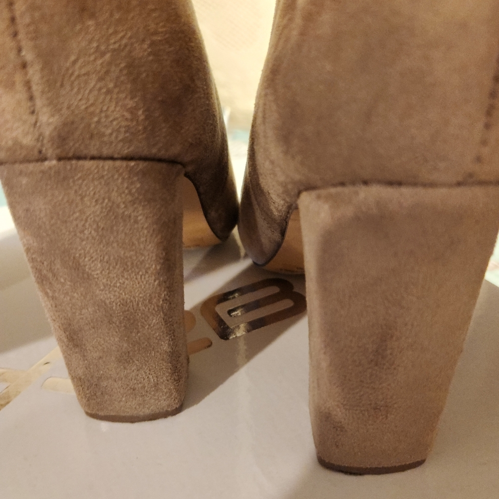 Boots - Picture 3 of 3